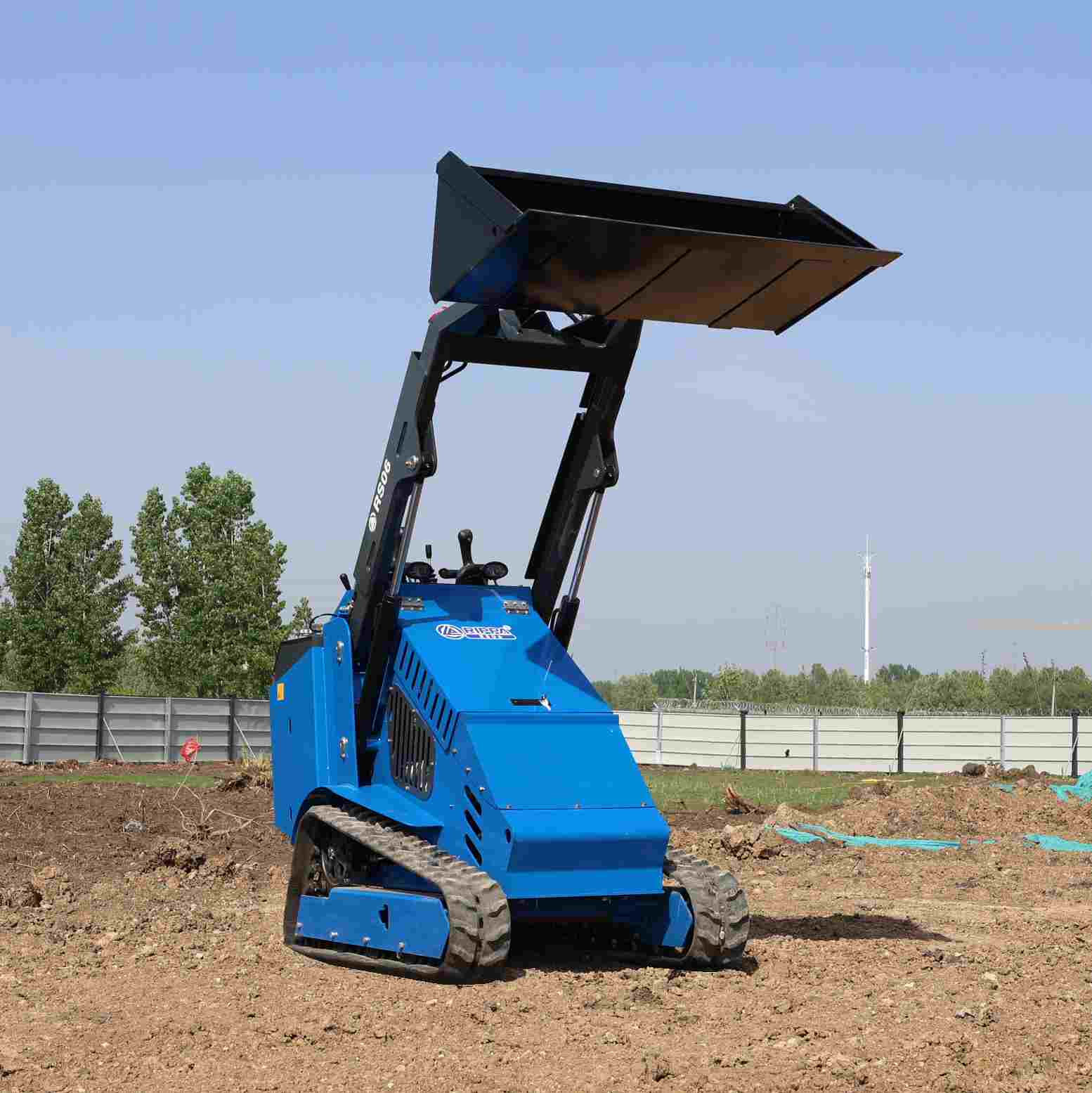 Large capacity, high efficiency - RIPPA RS06 skid loader